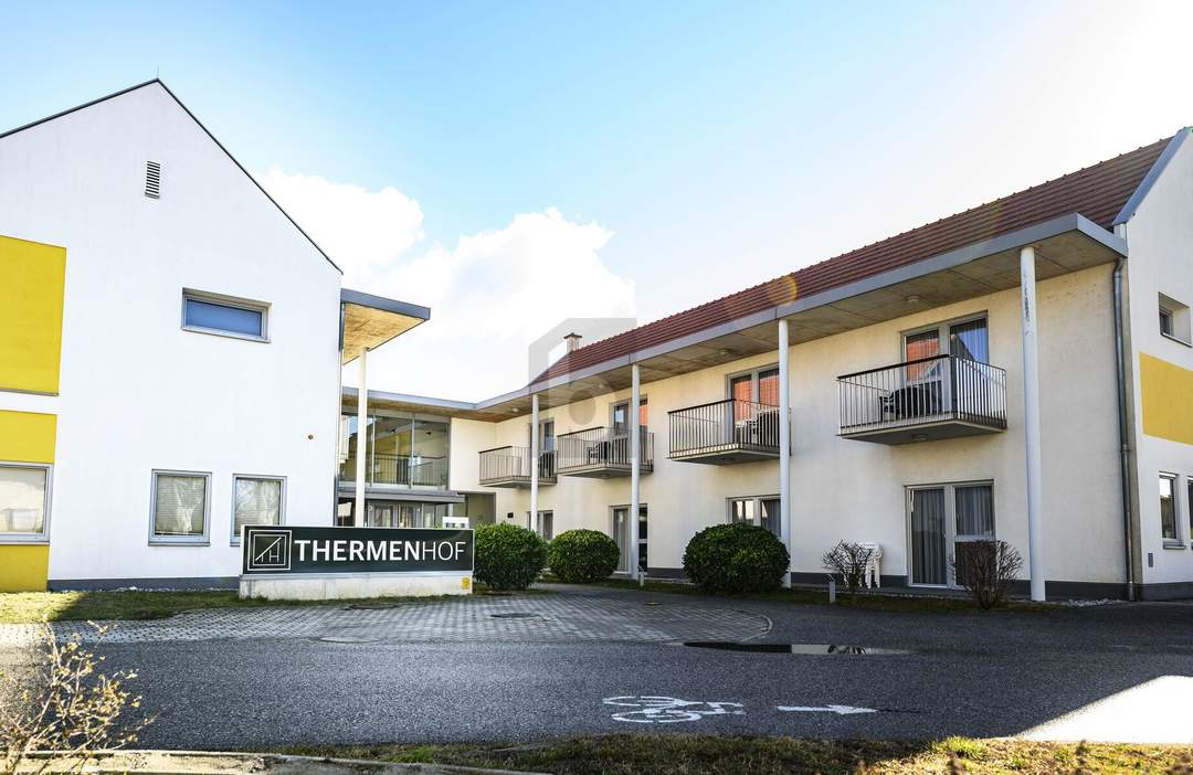 THERMENHOF - ETABLIERTES FAMILIENHOTEL MIT POTENTIAL IN ZENTRALER LAGE