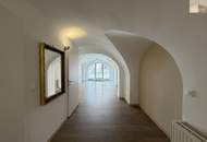 Gepflegtes, kleines Zinshaus in der Nähe des Schloßes mit charmantem Gewölbekeller und schönen Terrassen!