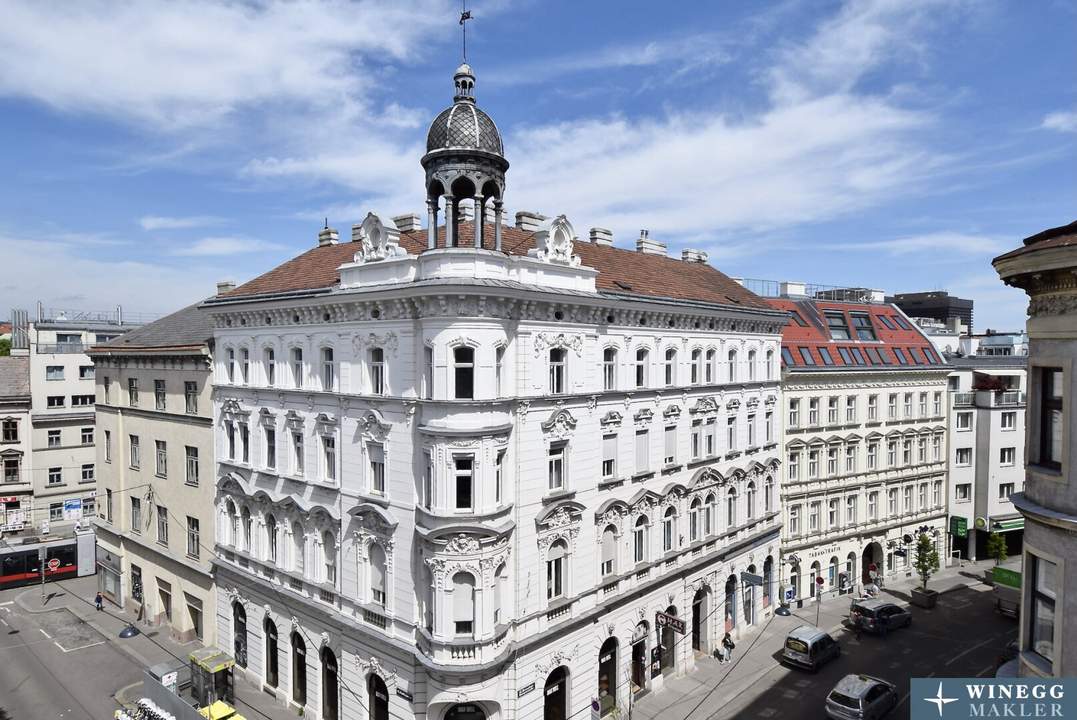 Rarität: großzügige Altbauwohnung mit Balkon!