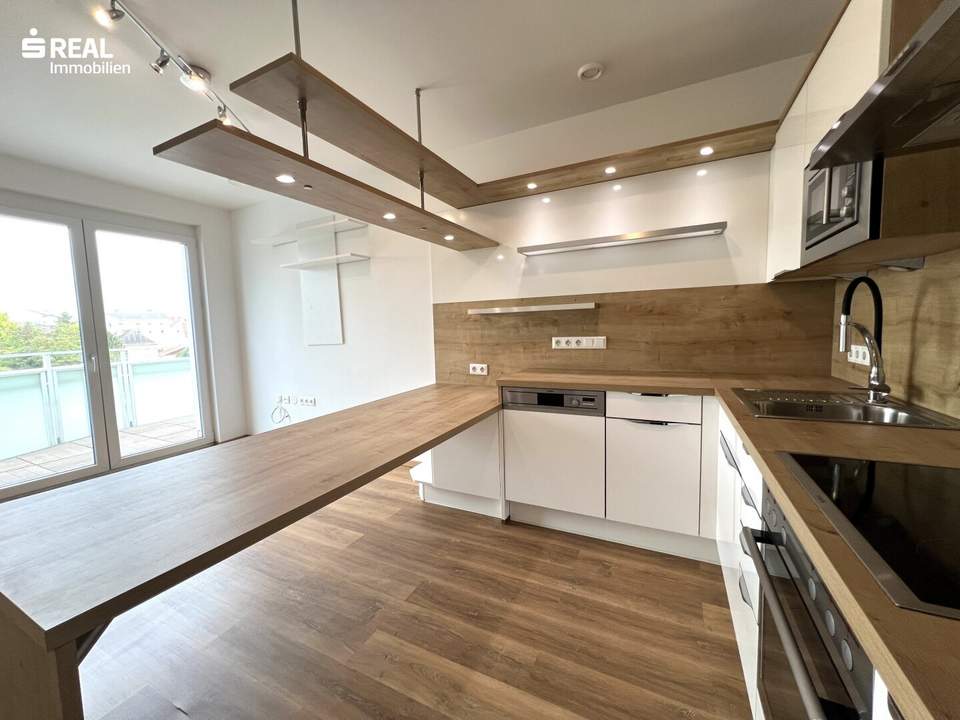 attraktive 4 Zimmer-Wohnung mit 2 Balkonen und Blick ins Grüne