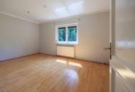 Mehrfamilienhaus mit Park