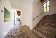 Sanierungsbedürftiges Wohnhaus mit 24 Wohneinheiten in Hanglage