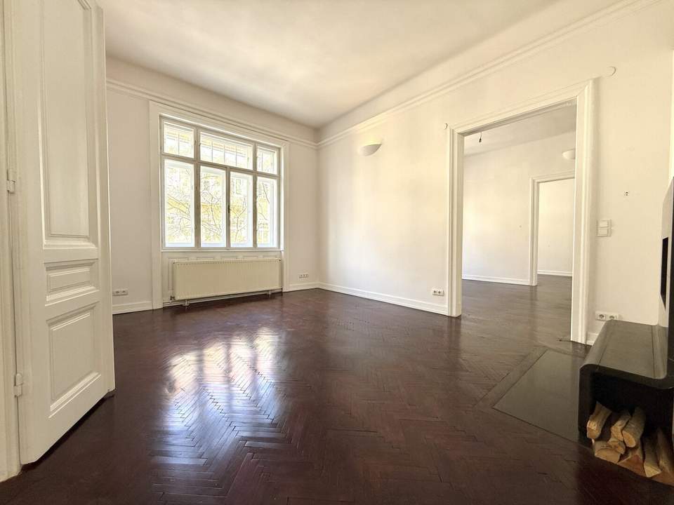 PRACHTVOLLE STILALTBAUWOHNUNG im DRITTEN LIFTSTOCK in TOPMIKROLAGE nächst CITY, DONAUKANAL und PRATER!