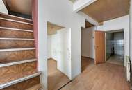 ++Q16++ 4-room flat in an old building with lots of potential on the ground floor