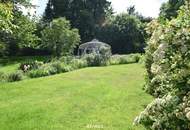 Exklusive Rarität - Villa mit traumhaftem Garten und Ordination