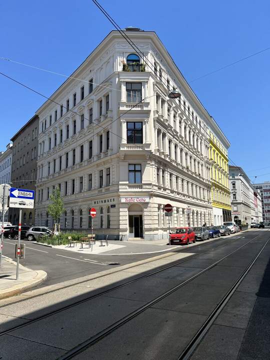 Prestigehaus Sanierungsbedürftige Altbauwohnungen mit Potenzial