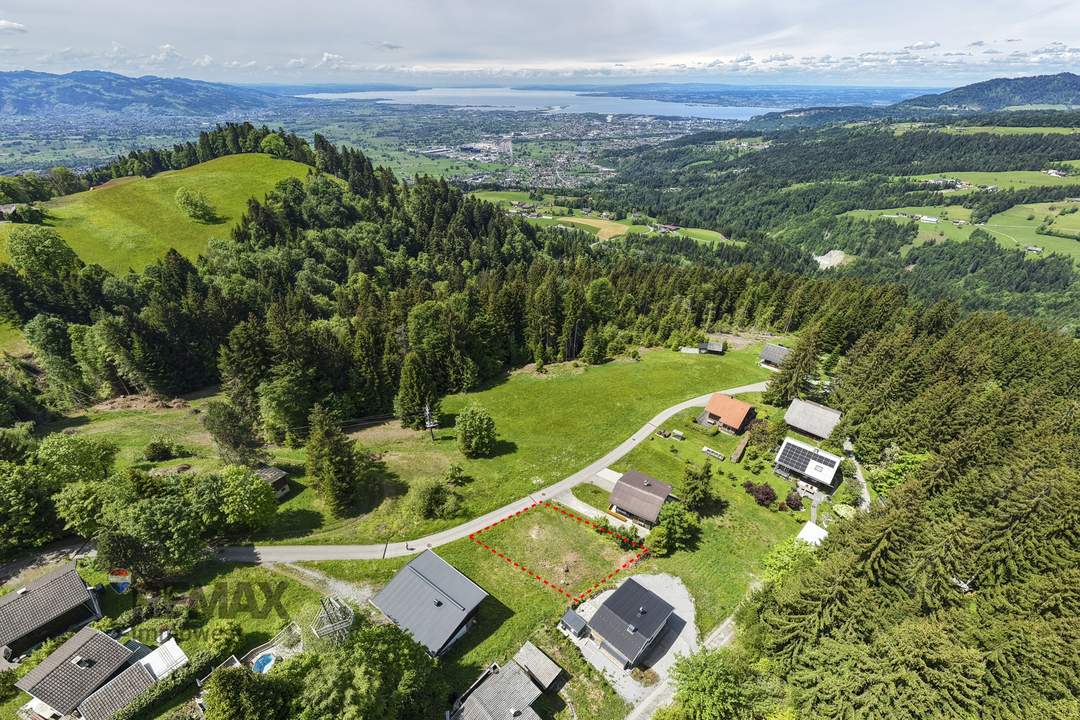 Exklusives Feriengrundstück mit Seesicht in ruhiger Lage
