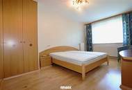Voll möblierte, gepflegte, bezugsfertige Wohnung mit PKW-Abstellplatz in zentrumsnaher ruhiger Lage!