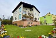 !Viel Platz, viele Möglichkeiten – 248 m² Zweifamilienhaus!