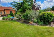 Charmantes Einfamilienhaus mit großem Garten, Keller und Pool - Grundstücksteilung möglich!