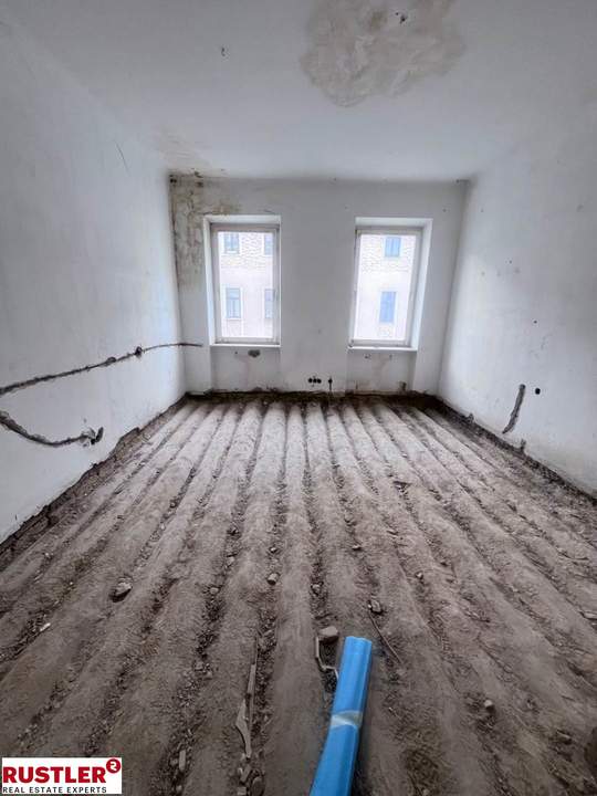 In Top-Lage Meidlings | Entkernte Altbauwohnung in saniertem Altbau | Gestalten nach Wunsch