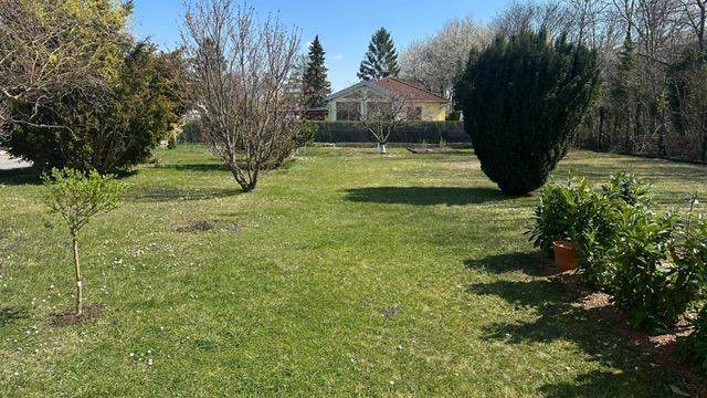 "Perfektes Baugrundstück für Ihr Eigenheim – 800 m² in Blumau-Neurißhof!"