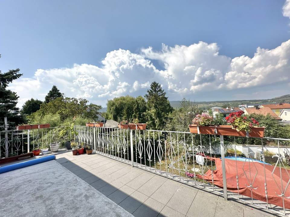 Anlagehit I Charmantes Mehrfamilienhaus mit großem Garten, Wintergarten und Terrasse mit unverbaubarem Blick I Stellplatz auf Eigengrund