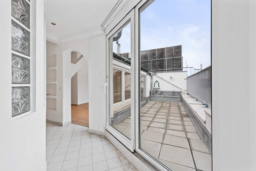 Über den Wolken nahe dem Servitenviertel/Clusiusgasse DG mit Terrasse ca. 11m²