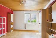 Großzügiges Ein- bzw. Zweifamilienhaus mit großem Garten und Garage