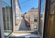 "Jetzt Preisreduzierung!" Wohnen und/oder arbeiten in großzügiger-teilsanierter 4 Zimmer-Altbau-Wohnung an der Linzer Herrenstraße
