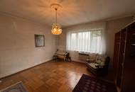 Geräumiges Wohnhaus zum Sanieren