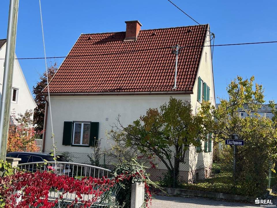 Renovierungsbedürftiges Einfamilienhaus mit Terrasse, Garage in toller Lage zu kaufen!