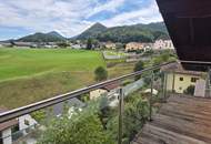 Sonnige 4 Zi-Dachgeschosswohnung mit Terrasse und Balkon!