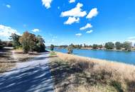 Herbstaktion! Ideale Kleinwohnung mit großer Terrasse! Klimaaktiv Bronze! Leben an naturnahen Gewässern! Ruhige Seitengasse + Luftwärmepumpe und Solaranlage + Perfekte Raumaufteilung + Garage!