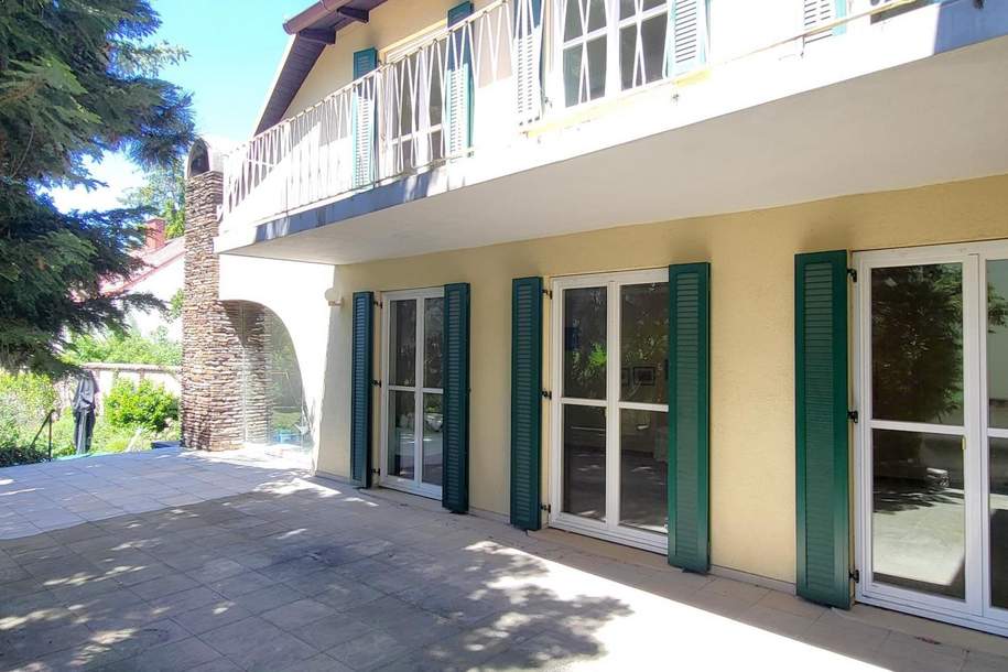 ZENTRAL UND GUT ANGEBUNDEN GELEGENE STADTVILLA MIT 2 GARAGEN UND SALZWASSER-POOL, Haus-kauf, 825.000,€, 2700 Wiener Neustadt(Stadt)