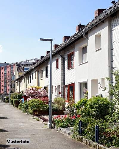 Neuwertiges Einfamilien-Reihenhaus mit Gartenanteil und durchdachter Raumaufteilung