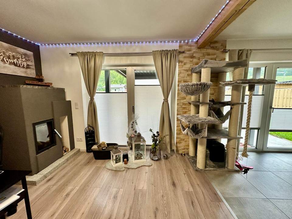 Bungalow mit Garage und Garten