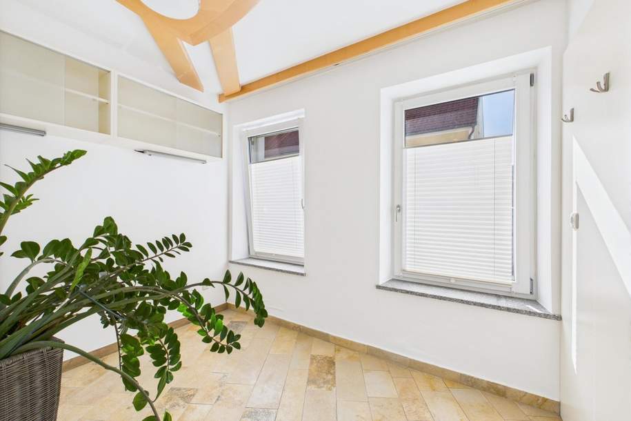 LINZ-URFAHR (Katzbach): Attraktive 120 m² Bürofläche in der Freistädter Straße, Gewerbeobjekt-miete, 1.555,62,€, 4040 Linz(Stadt)