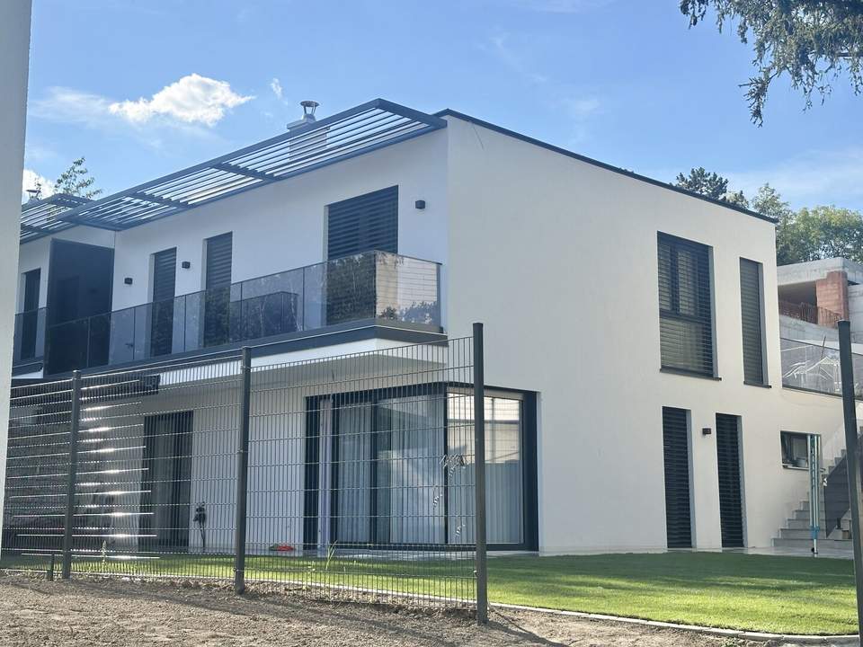 AKTIONSPREIS! Exklusive Doppelhaushälften inkl. Terrasse/Garten + Balkon 4-5 Zimmer! TRAUMAUSBLICK auf Burg Liechtenstein! SCHLÜSSELFERTIG!