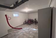 Gepflegte Dachgeschosswohnung in Schrick – Wohnkomfort mit Balkon, Keller und Parkplatz