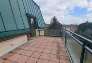 Sanierungsbedürftige 4-Zimmer Terrassen-Wohnung mit viel Potenzial!