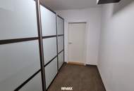 Modernes Einfamilienhaus mit Pool und Garage in Spratzern