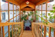 Rustikale Eleganz trifft auf moderne Gemütlichkeit – Einzigartiges Landhaus mit Wintergarten und Terrasse!