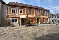 Historisches Stadthaus – mit Grünfläche & Anleger-potenzial, Gastro & Wohnung