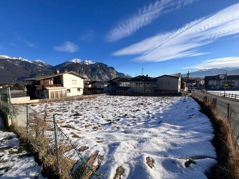 Sonniges Baugrundstück in begehrter Wohnlage unweit von Innsbruck