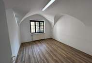 Repräsentatives Geschäftslokal am Hauptplatz von Laa an der Thaya – hell, großzügig & vielseitig nutzbar