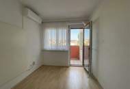Feldkirchen bei GRAZ: Sonnige, renovierte 3-Zimmer-Wohnung in Ruhelage mit Erstbezugscharakter, Loggia + Parkplatz
