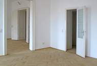 GROßZÜGIGE ZWEI-ZMMERWOHNUNG