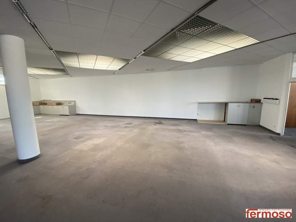 Geschäftslokal im 23. Bezirk – 440 m² Erdgeschoss + 130 m² Lager – vielseitig nutzbar!