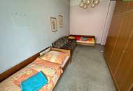 Renovierungsbedürftiges Einfamilienhaus im Zentrum von Knittelfeld mit Carports und Doppelgarage