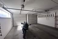 Tolles Zweifamilienhaus mit Einliegerwohnung, sonniger Terrasse, Keller, Doppelgarage und Pool!