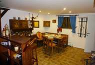 Bungalow mit Keller und Garagen!