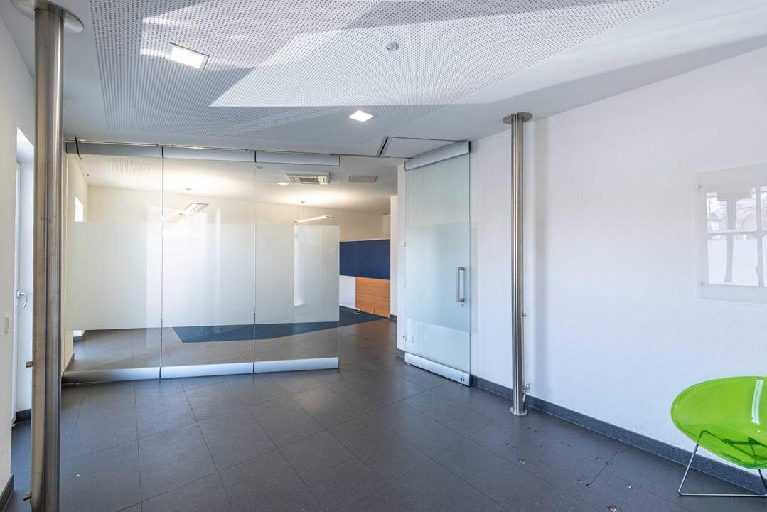 Modernes Erdgeschossbüro