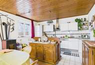 Haus mit 2 Wohneinheiten und ausgebautem Dachgeschoss in Blumau-Neurisshof, Bezirk Baden