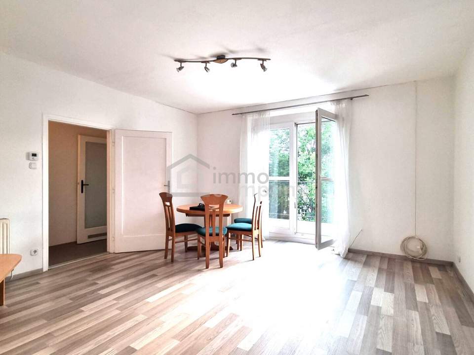 TRAUMHAFTE DACHGESCHOSSWOHNUNG mit zwei Balkonen in Baden!