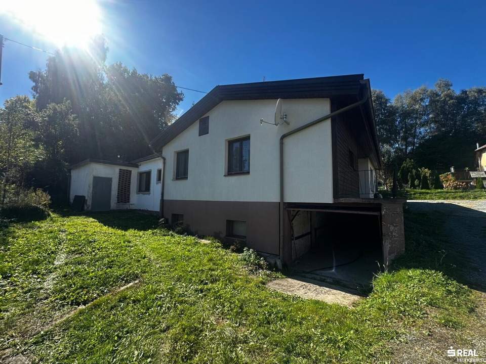 Charmantes Einfamilienhaus in Feldkirchen mit Garage auf großem Grundstück