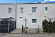 Modernes Niedrigenergie-Reihenhaus mit Garten, Terrasse und zwei Stellplätzen in ruhiger Lage von Theresienfeld