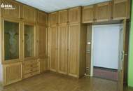 3 Wohneinheiten und ein Geschäftslokal mit vielen Lagerräumen auf 4.499m² Grund im Bauland Mischgebiet!