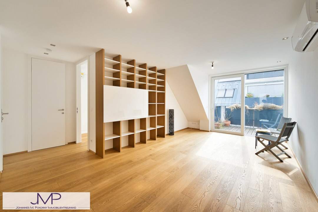 Sehr ruhige 3-Zimmer DG Wohnung, direkt an der Neubaugasse!