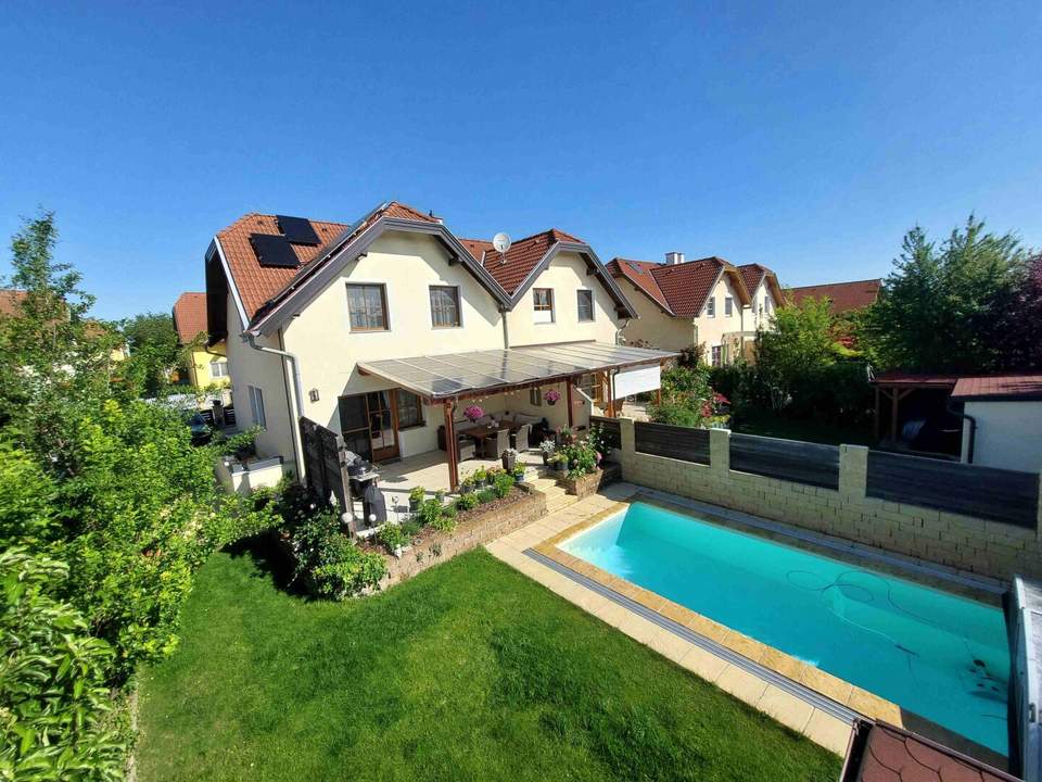 +++ Luxus-Doppelhaushälfte mit POOL und PV-Anlage Nahe Wien ***